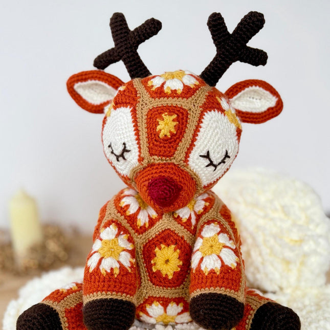 Reindeer African flowers Crochet Pattern, african flowers design, pdf instructions, reindeer amigurumi crochet, ENGLISH, DUTCH, French