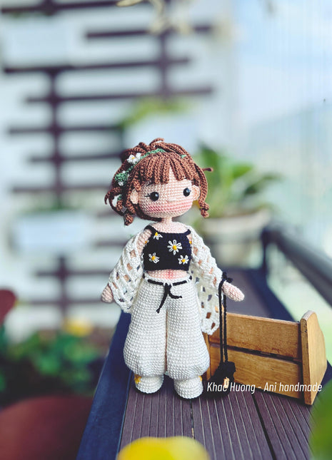 MAYA doll, Crochet PDF files in English, French,Spanish, Portuguese, German, aimigurumi doll pattern, Crochet doll pattern