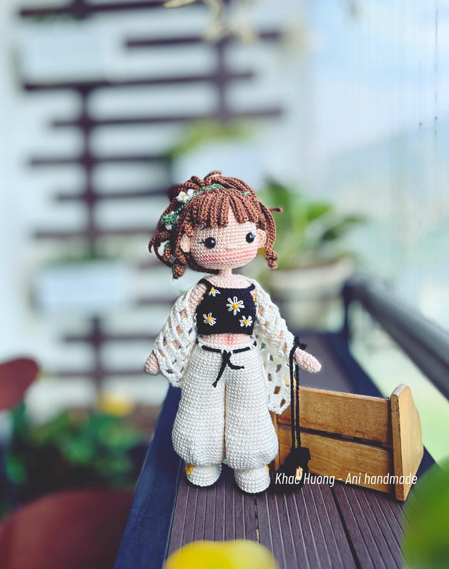 MAYA doll, Crochet PDF files in English, French,Spanish, Portuguese, German, aimigurumi doll pattern, Crochet doll pattern