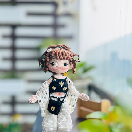 MAYA doll, Crochet PDF files in English, French,Spanish, Portuguese, German, aimigurumi doll pattern, Crochet doll pattern