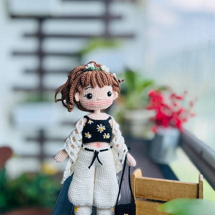 MAYA doll, Crochet PDF files in English, French,Spanish, Portuguese, German, aimigurumi doll pattern, Crochet doll pattern